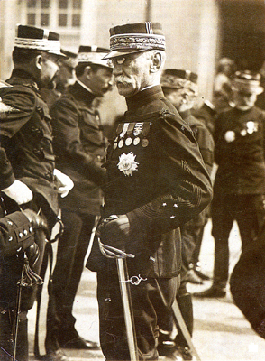 Gallieni, prêt à défendre Paris, jusqu'au bout...